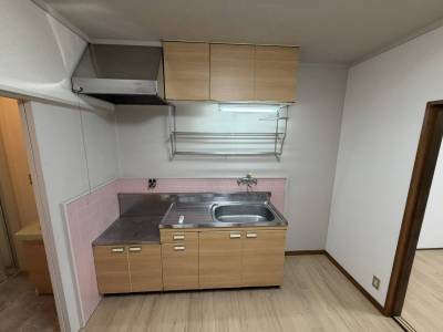 キッチンも明るく清潔を意識しております。