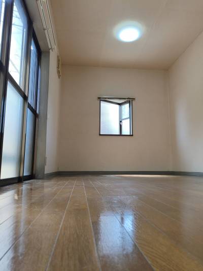 出窓あり
2面採光で明るい部屋