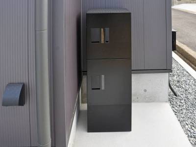便利な宅配ボックスを設置しています。