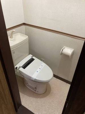 温水洗浄機能付きトイレ