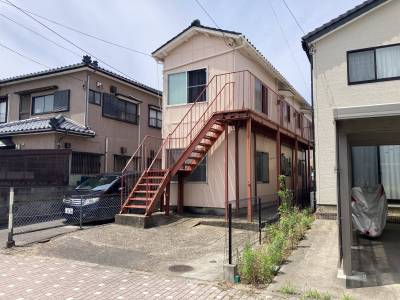 ８月に外壁と外階段を修繕及び塗装し綺麗になります♪
