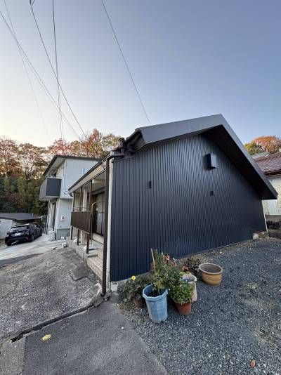 隣は空き地です