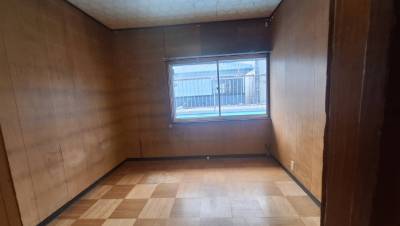 ２階の洋間も南向きで採光良し◎