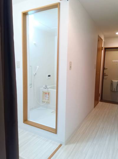 寝室へ廊下を進みます