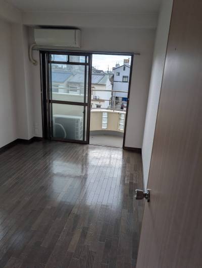 洋室5.5帖　南向きです。