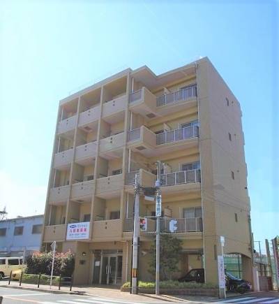 閑静な文教地区にございます。