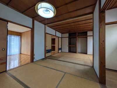 2階の和室は2部屋つながっているので広く使えます。