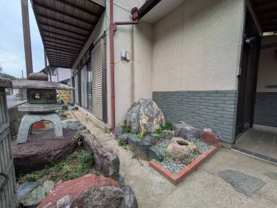 お庭はご自由にカスタマイズしてください。