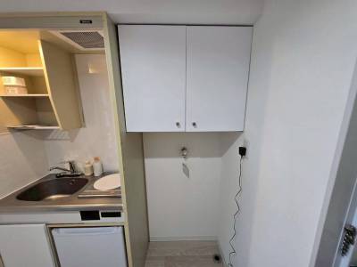 ホワイトを基調にした冷蔵庫も付きの清潔感あふれるキッチン♪