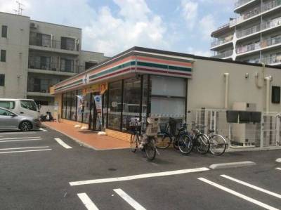 セブンイレブン板橋前野町店徒歩3分