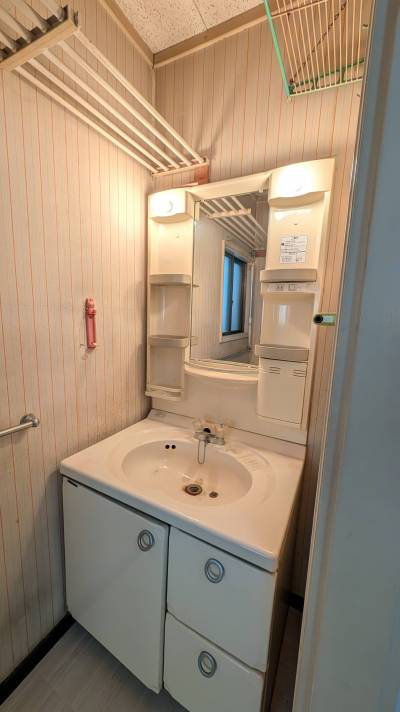 洗面台
身支度がしやすい独立洗面台を設置しています