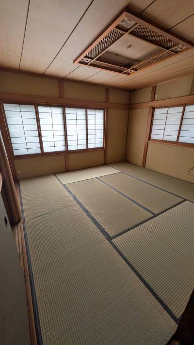 2階_北_和室
大きな押入れ付きで使いやすい和室