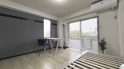 角部屋で明るいお部屋です。家具をお付けすることも可。