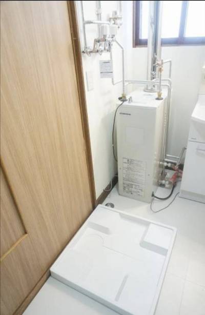 灯油ボイラー、洗濯機置き場