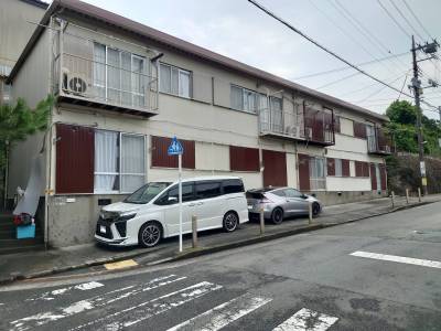 3ナンバー駐車可　5千円/月
近隣相場1〜1.5万円