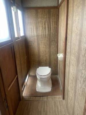 トイレ　くみ取り式です。
