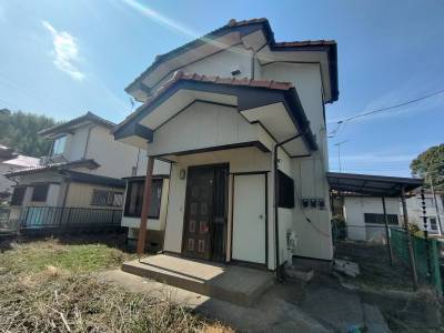 外観　屋根付き駐輪場あり