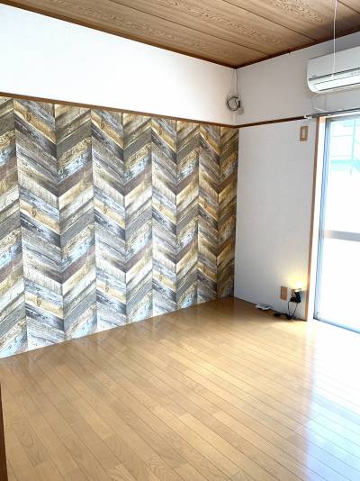 玄関同様の統一ウッド調デザイン