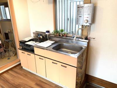 コンロは二口を完備