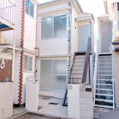 
駅徒歩４分で静かな住宅街です。