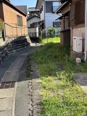 建物奧の通路