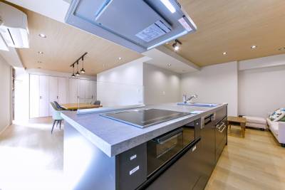 シェアキッチンで友達と一緒に料理もできます