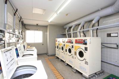コインランドリー・コイン乾燥機完備完備