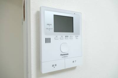 モニター付きインターホンを新しく設置しました。