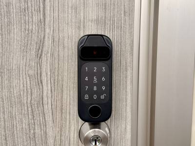 顔認証スマートロックで簡単に鍵あけできます♪