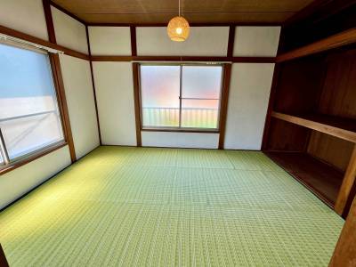 2階の温かい和室でのんびり日向ぼっこもいいですね♪