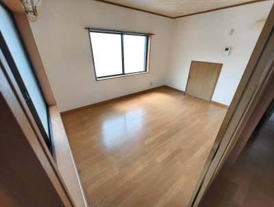 ２階洋室６畳