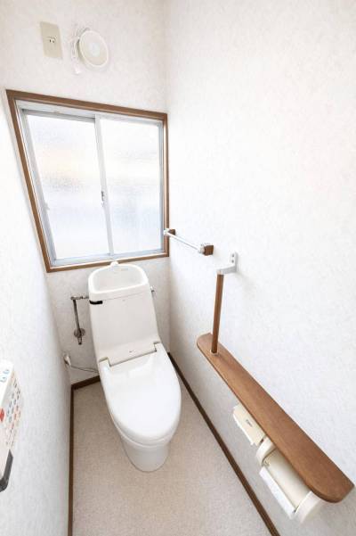 手すり付きトイレ