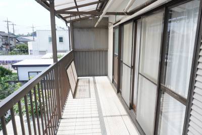 陽当たり最高の広々バルコニーは洗濯物がたくさん干せます♪