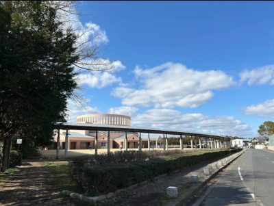 ステキな図書館♪水戸市西部図書館が歩いて行けます。