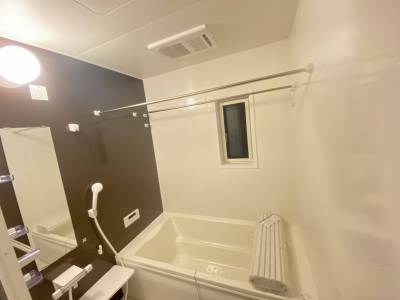 1616の広いバスルーム♪浴室乾燥機、追い炊き給湯付です♪