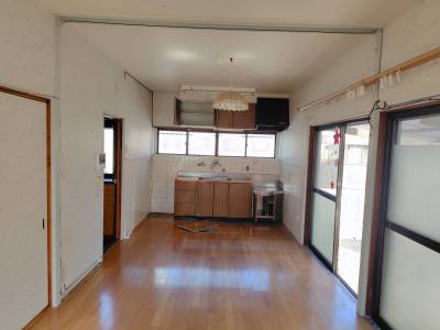 大きなキッチン、床下収納有