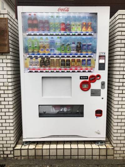 最新の自販機（電子マネー対応）