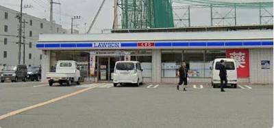 最寄りのコンビニ（ローソン）まで500mです