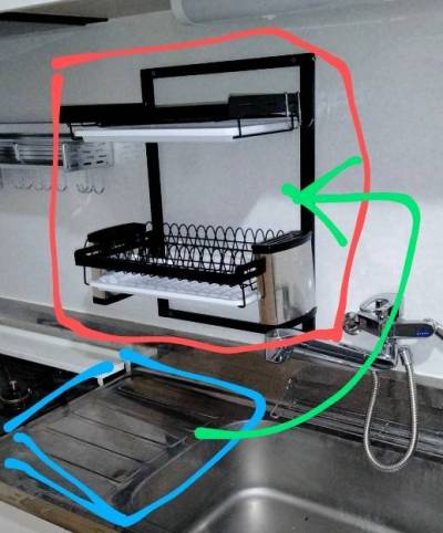 洗物かごを壁に固定備え付けする事で、青枠部分がなくりました
