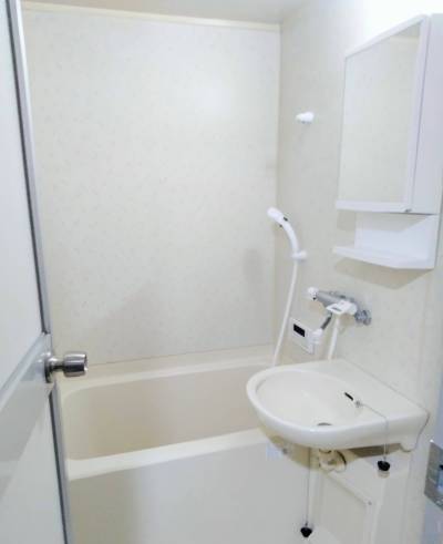 追い焚き機能搭載給湯器です！
追い焚きできます。