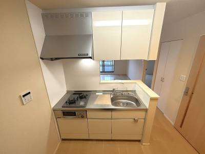 2口コンロ備え付きのキッチン
