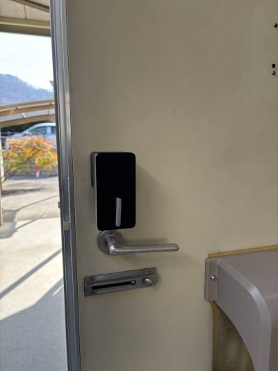 携帯で操作できるSwitch Botロック設置済み