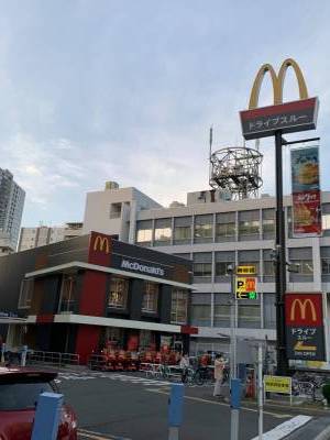 マックのドライブスルーまで自転車4分