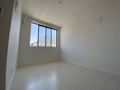 窓からの景色も良好で、室内外どちらでも干せます