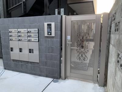 TVモニター付きインターホン、オートロックと宅配ボックス3基