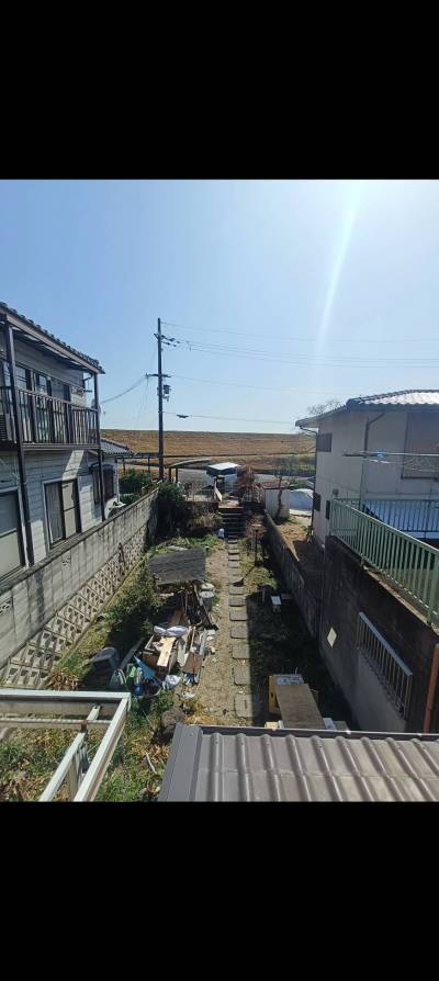 両隣の近隣さんはとても印象のいい方々でした(*^^*)