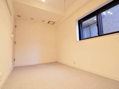 防音室は、床、壁、天井、全てが遮音構造です