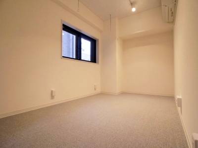 防音室は、床、壁、天井、全てが遮音構造です