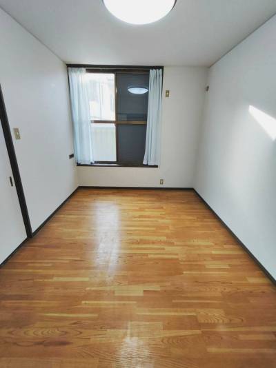 リビング。光が入って明るいお部屋です。
