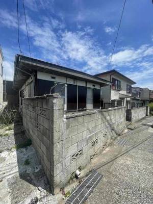 平屋外観。傍からも入ることができます。